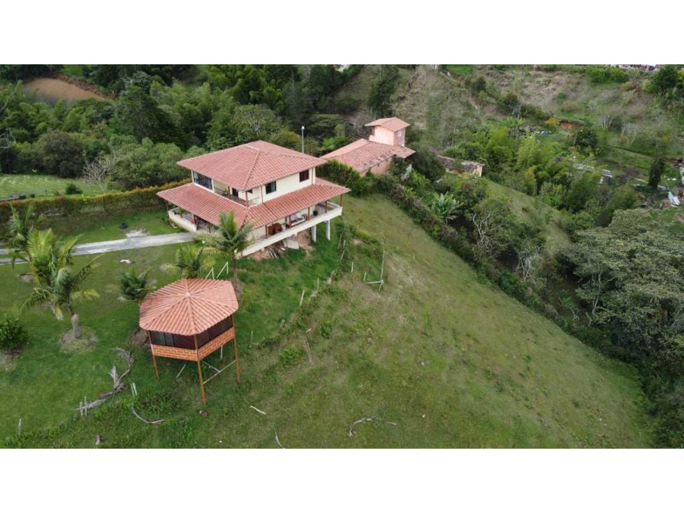 Hermosa casa campestre dos niveles en marinilla vereda campo alegre — foto 2
