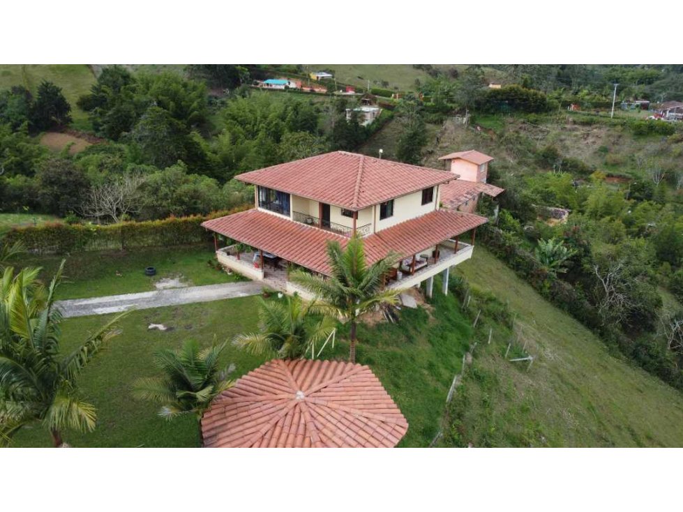 Hermosa casa campestre dos niveles en marinilla vereda campo alegre — foto 3
