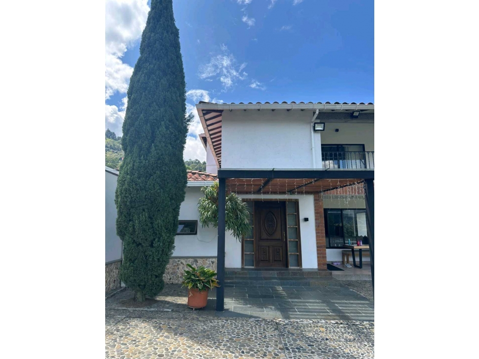 Hermosa Casa Campestre en Copacabana en Parcelacion en venta