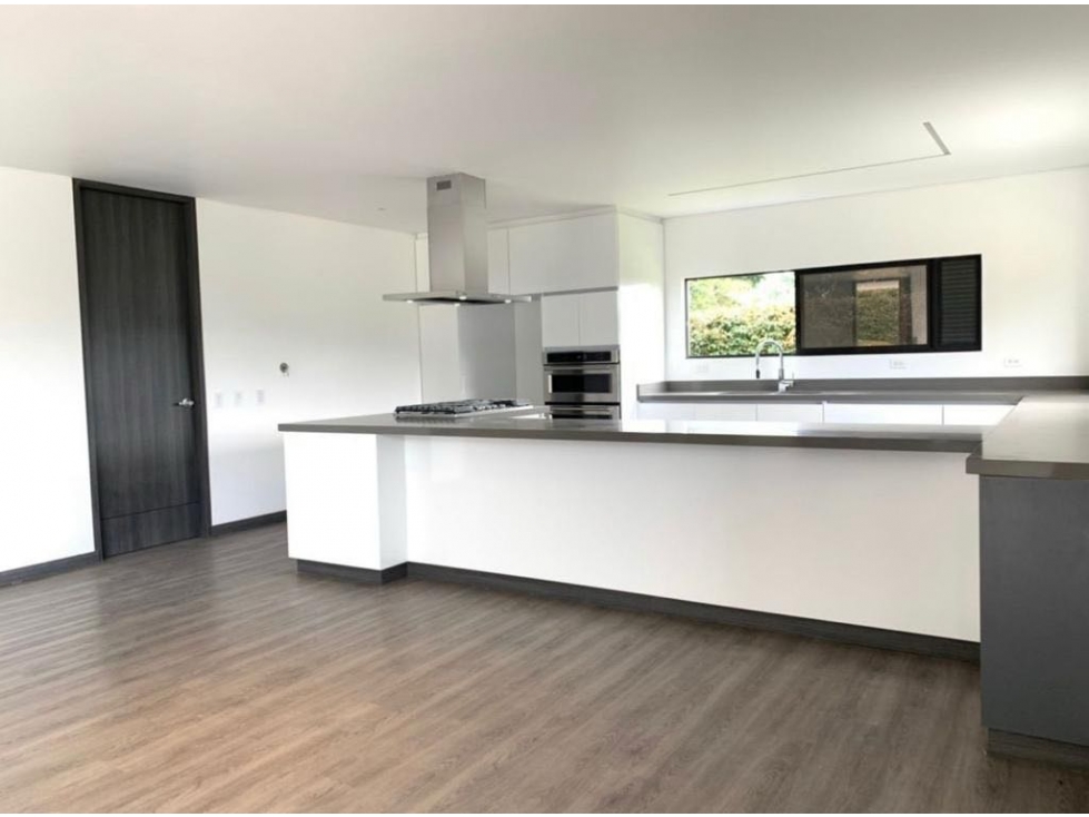 HERMOSA CASA CAMPESTRE EN ENVIGADO ALTO DE LAS PALMAS SECTOR VIVA — foto 2