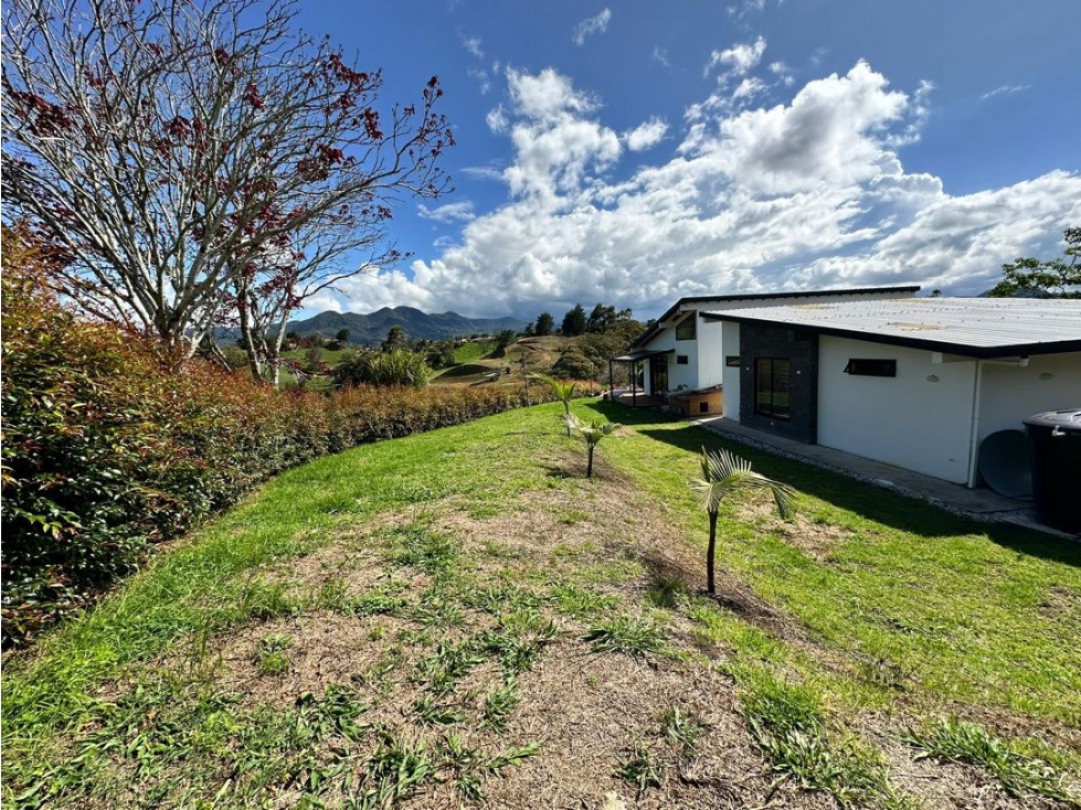 Hermosa casa campestre en el Carmen de Viboral vereda Cristo Rey — foto 3