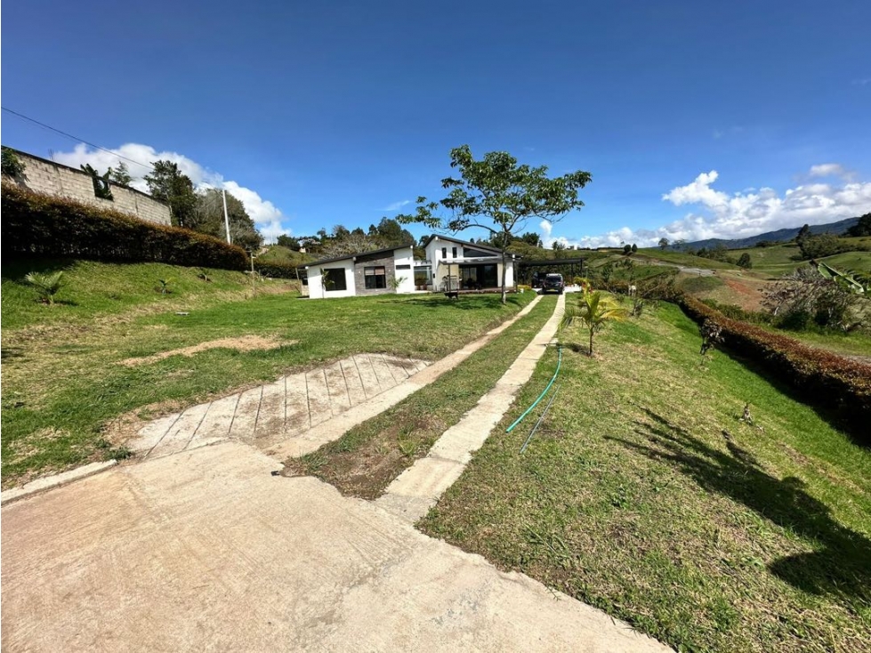 Hermosa casa campestre en el Carmen de Viboral vereda Cristo Rey — foto 4