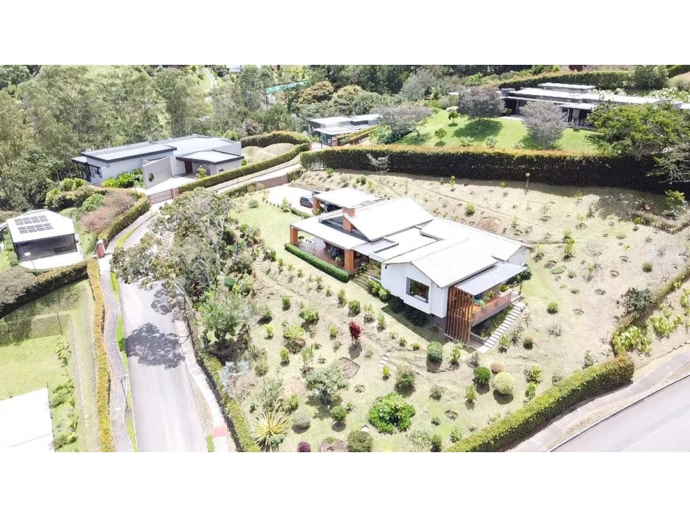 Hermosa casa campestre en el Carmen de Viboral vía San Antonio La Ceja — foto 2