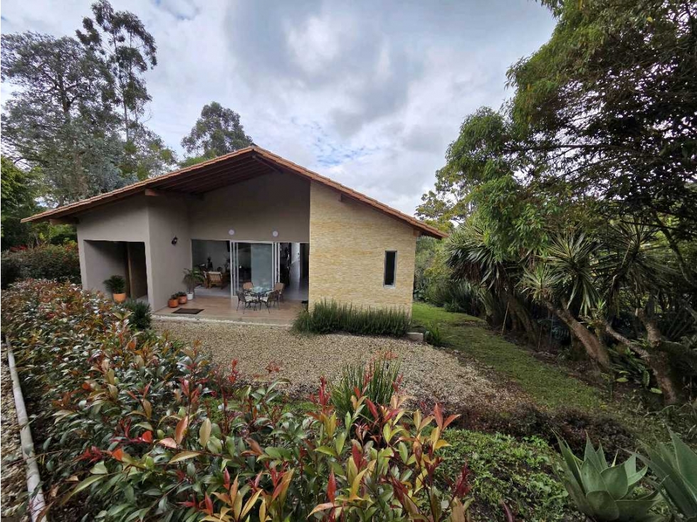 HERMOSA CASA CAMPESTRE EN EL CANADÁ