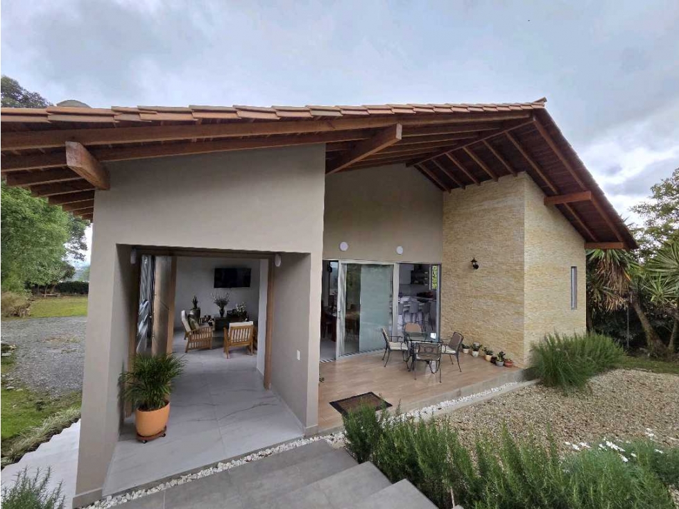 HERMOSA CASA CAMPESTRE EN EL CANADÁ — foto 2