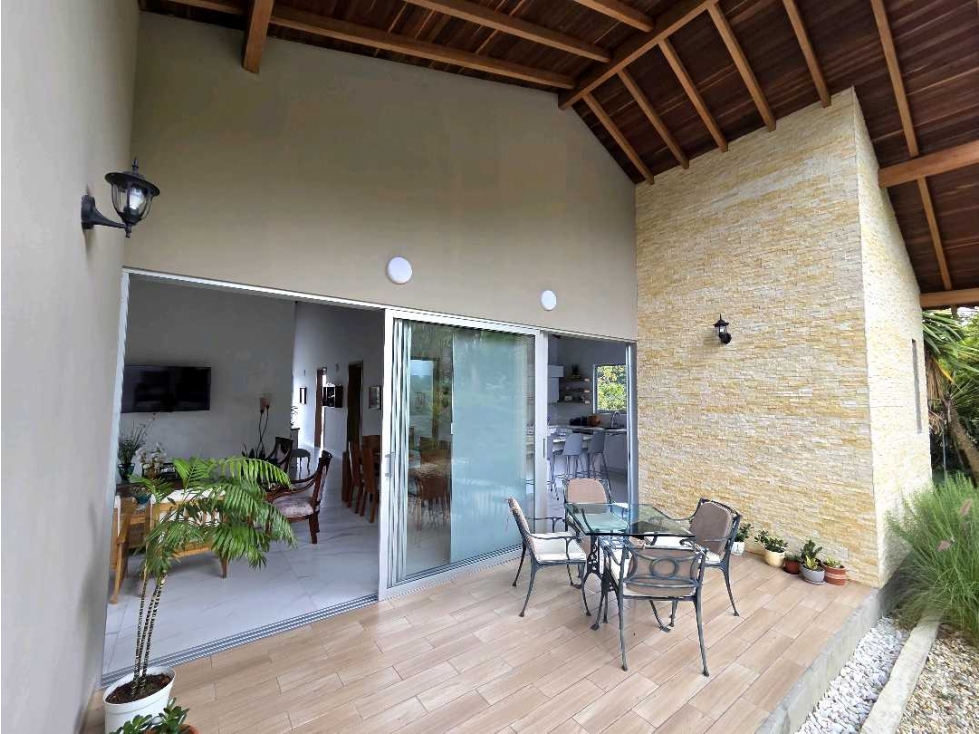 HERMOSA CASA CAMPESTRE EN EL CANADÁ — foto 3