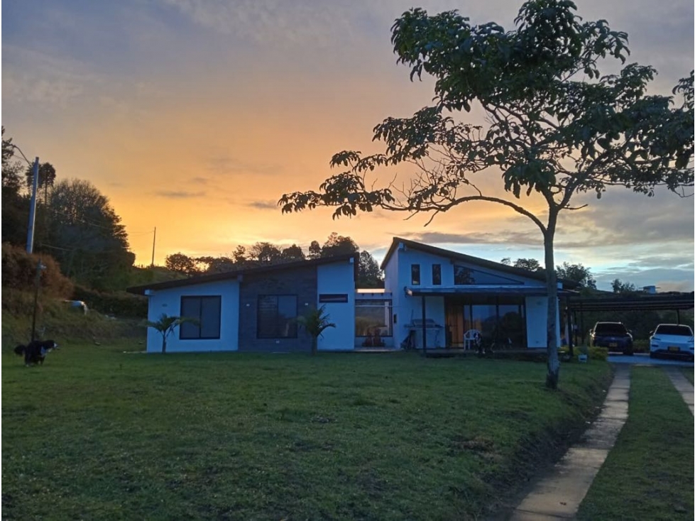 Hermosa casa campestre en el carmen vereda cristo rey — foto 2