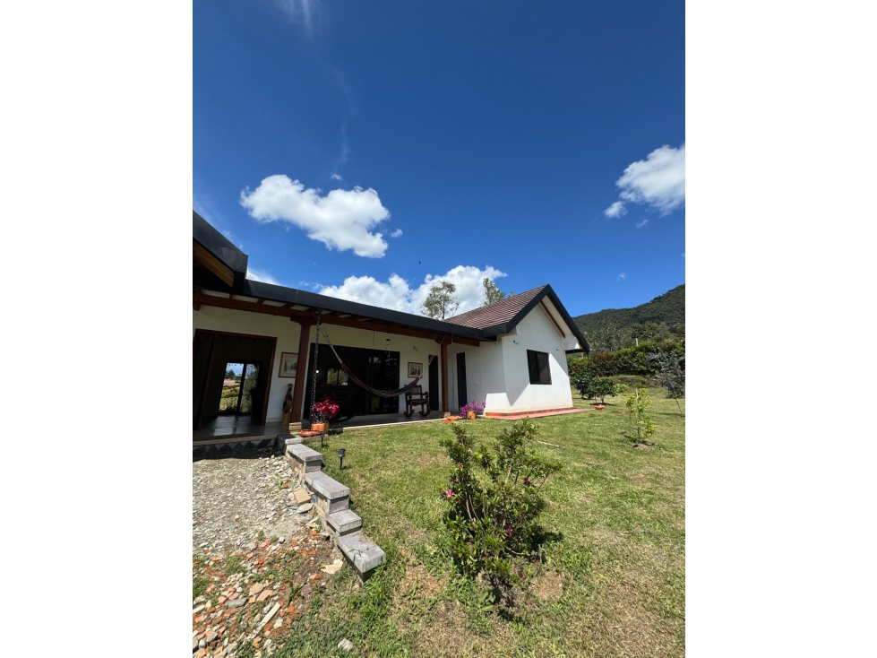 Hermosa casa campestre en el Canadá condominio privado — foto 3