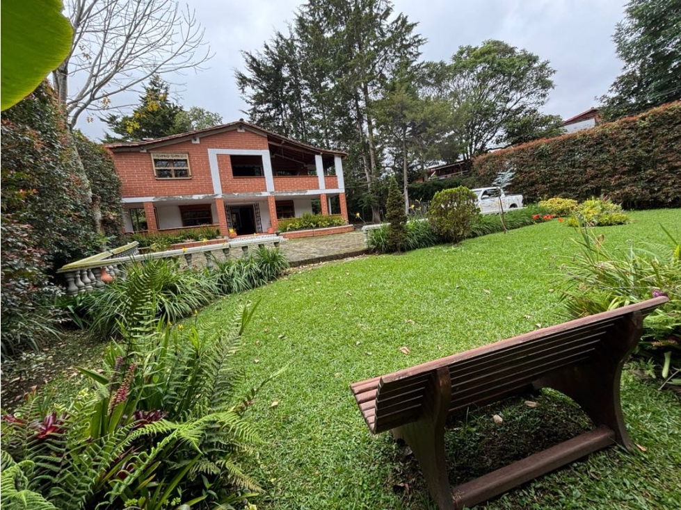 Hermosa casa campestre en El Retiro sector La Alameda