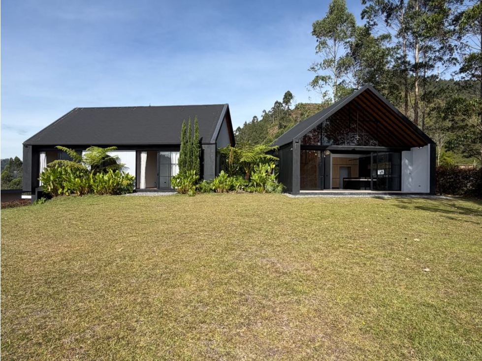 Hermosa Casa Campestre en El Retiro (Vía Don Diego - Llanogrande)
