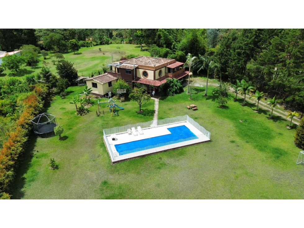 Hermosa casa campestre en Guarne, vereda Toldas