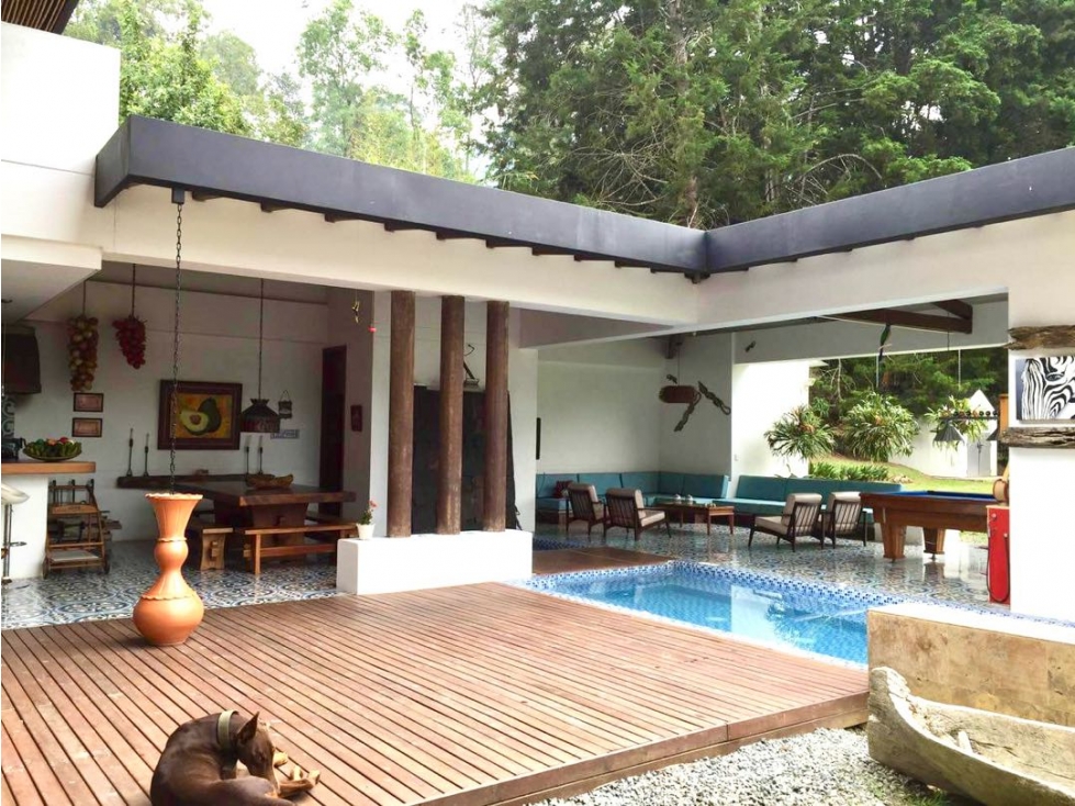 Hermosa Casa Campestre en la Loma del Escobero