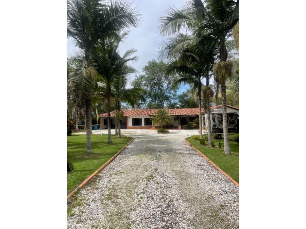 Hermosa casa campestre en Llanogrande