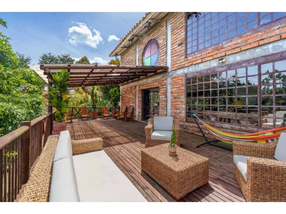 HERMOSA CASA CAMPESTRE EN RIONEGRO VÍA SAN VICENTE FERRER CON 9.474m2 - 1