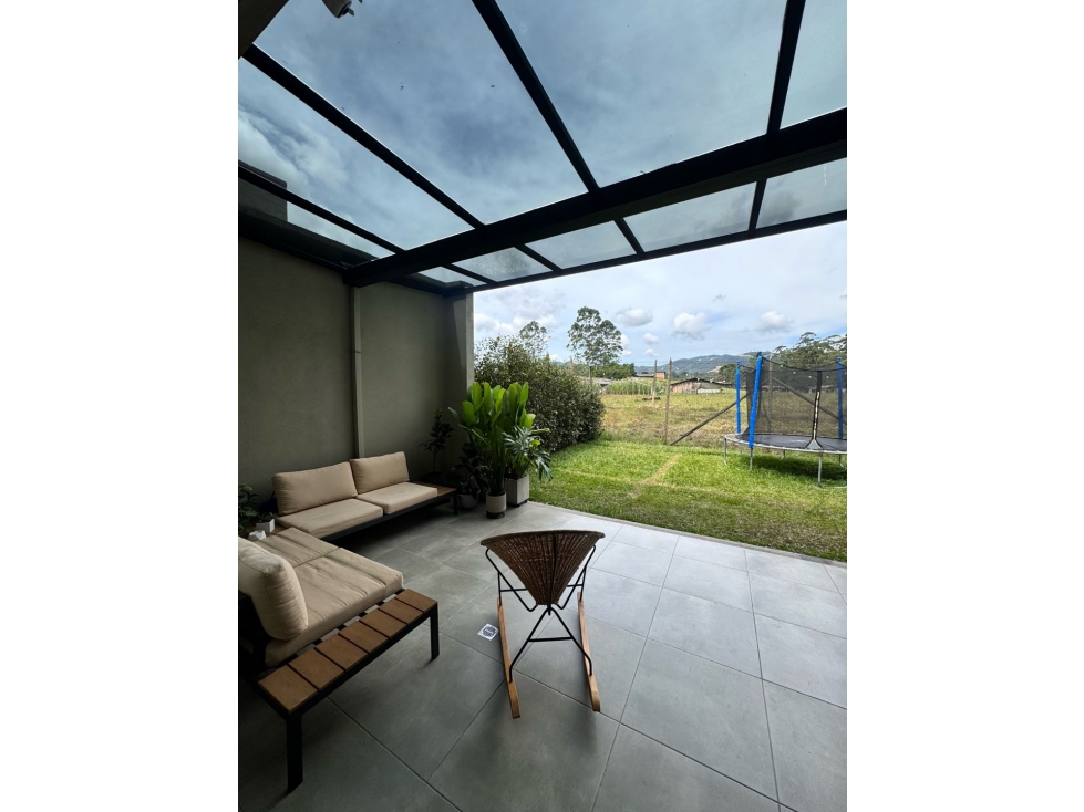 Hermosa casa campestre en unidad cerrada en La Ceja
