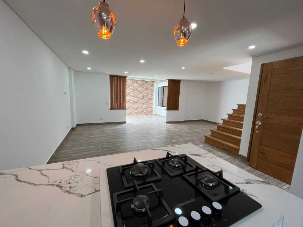 HERMOSA CASA CAMPESTRE EN URBANIZACIÓN EN SAN ANTONIO DE PEREIRA - ANT