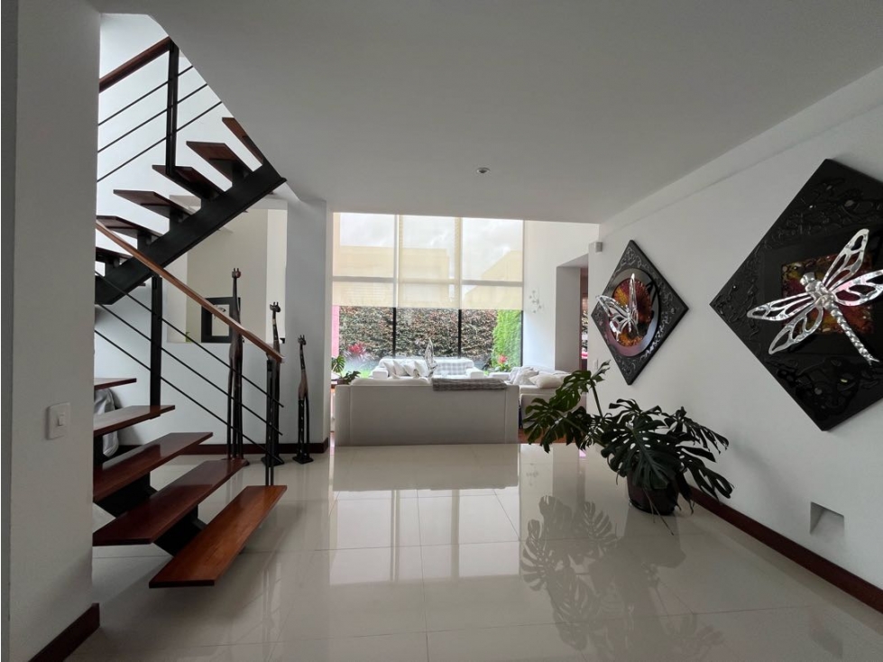Hermosa Casa Campestre en Venta en Cajicá ¡Lujosa y Exclusiva! — foto 2