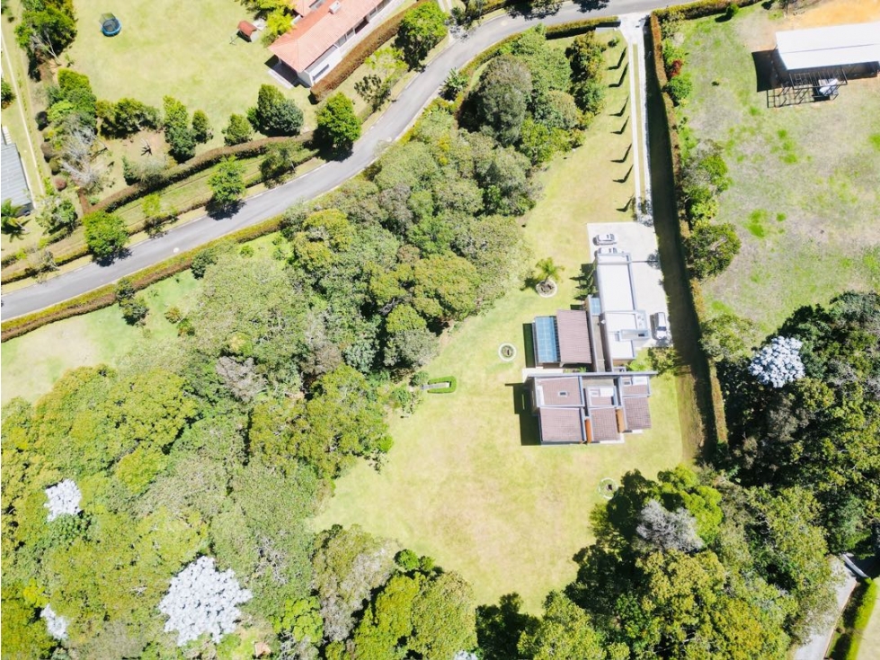 Hermosa casa campestre en venta en unidad cerrada via la ceja Rionegro - 2