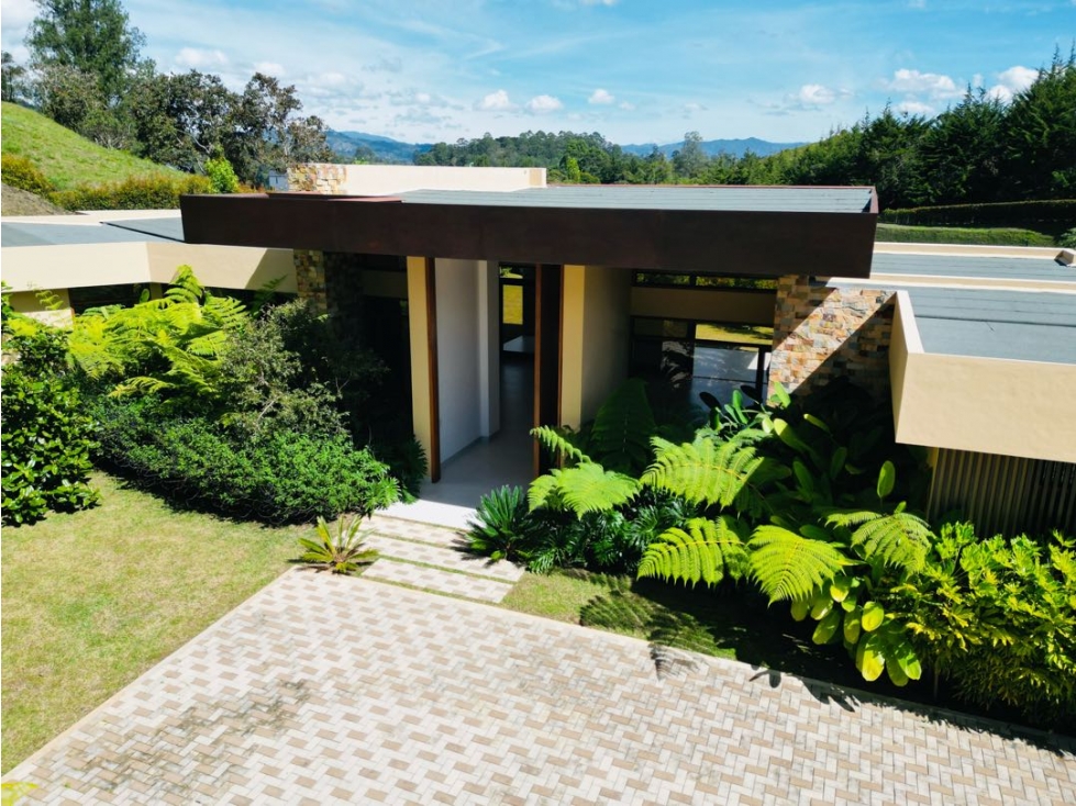 Hermosa casa campestre en venta vía san Antonio la ceja unidad cerrada — foto 3