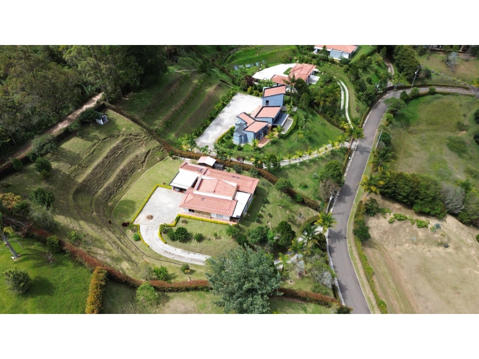 HERMOSA CASA CAMPESTRE EN VENTA EL CARMEN DE VIBORAL ANTIOQUIA -k