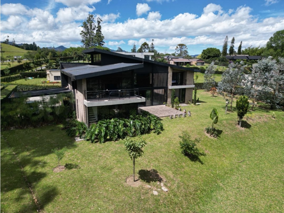 Hermosa casa campestre para la venta vía San Antonio la ceja