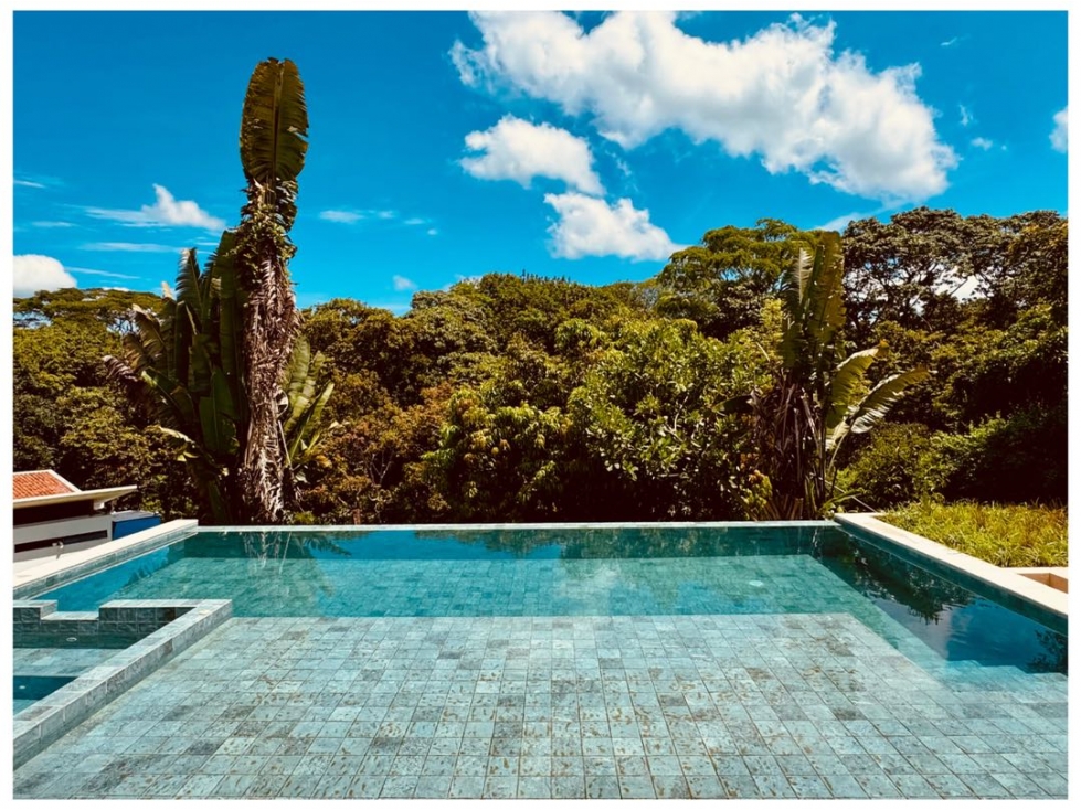 Hermosa casa campestre rodeada de naturaleza.