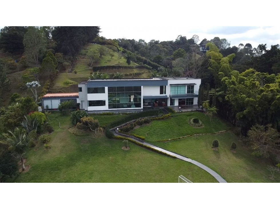 Casa Campestre vía San Antonio la Ceja en Venta