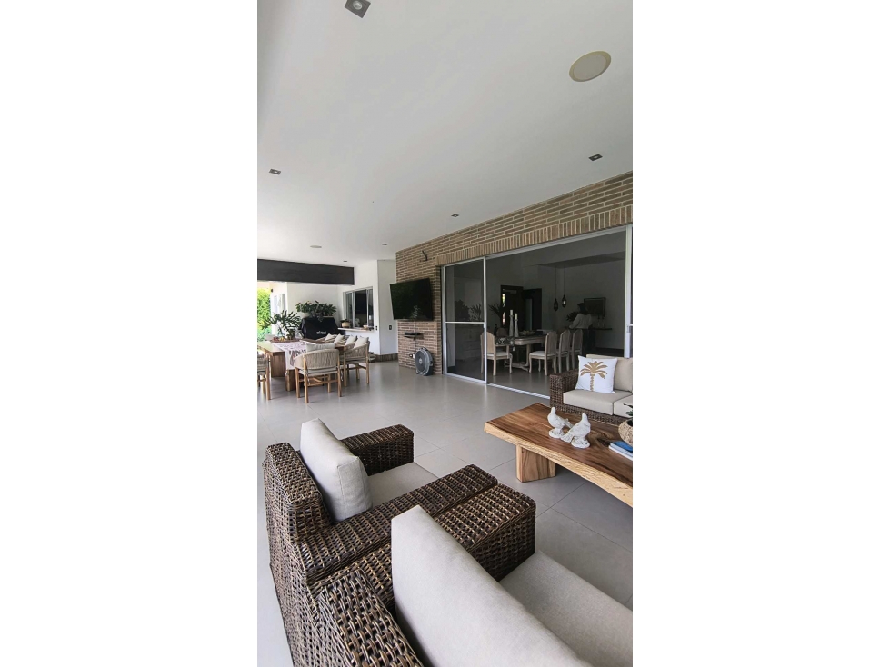 MHR Hermosa Casa Campreste en Cerritos