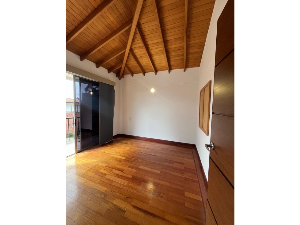 Hermosa casa cerca al tesoro en unidad cerrada — foto 6