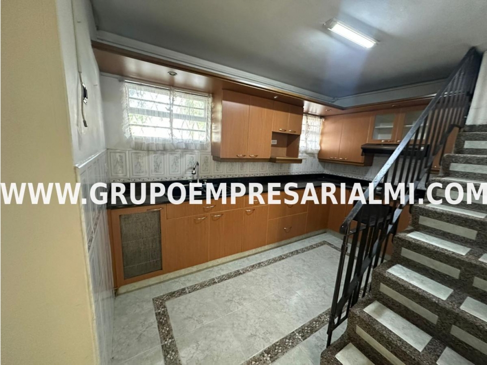 HERMOSA CASA COMERCIAL EN ARRIENDO - SECTOR LAURELES COD: 31800 — foto 6