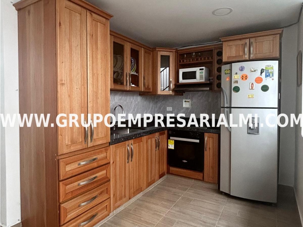 HERMOSA CASA COMERCIAL EN ARRIENDO - SECTOR SIMÓN BOLÍVAR COD: 33568 - 2