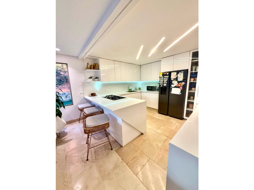 HERMOSA CASA CON ZONA VERDE. NO ADOSADA, SECTOR MONTESORI — foto 4