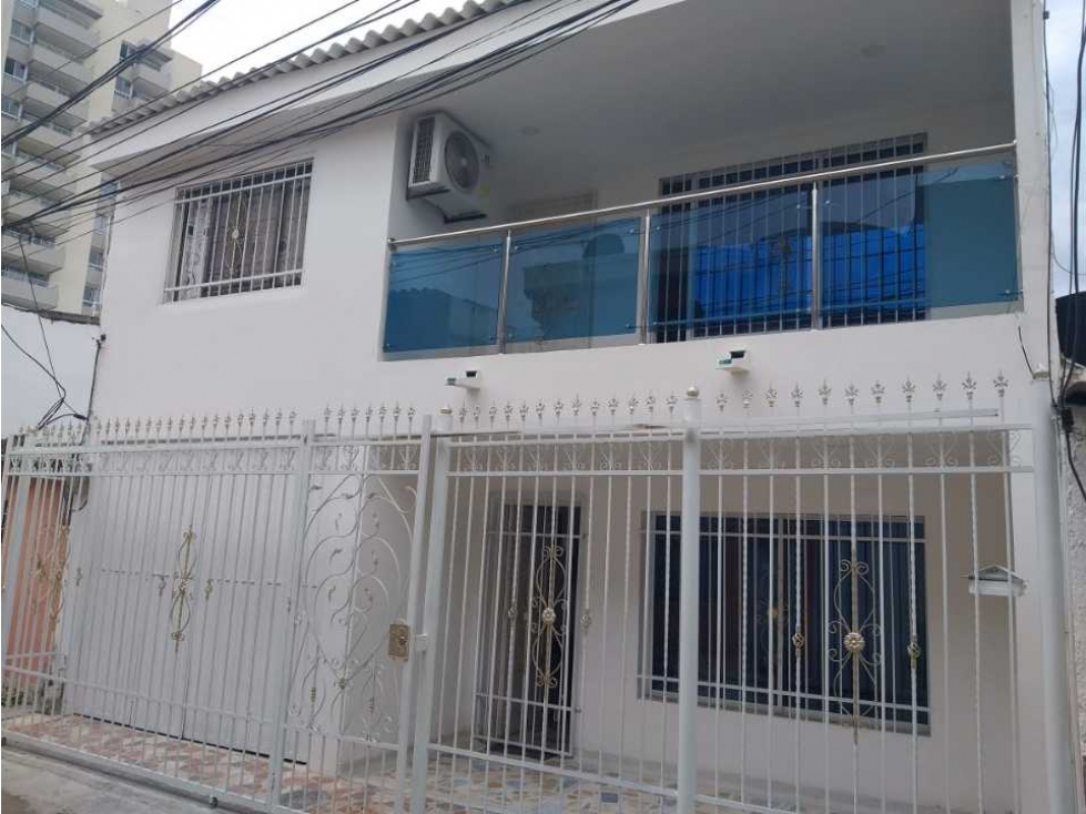 Hermosa Casa de 2 pisos cerca al mar, rodadero sur