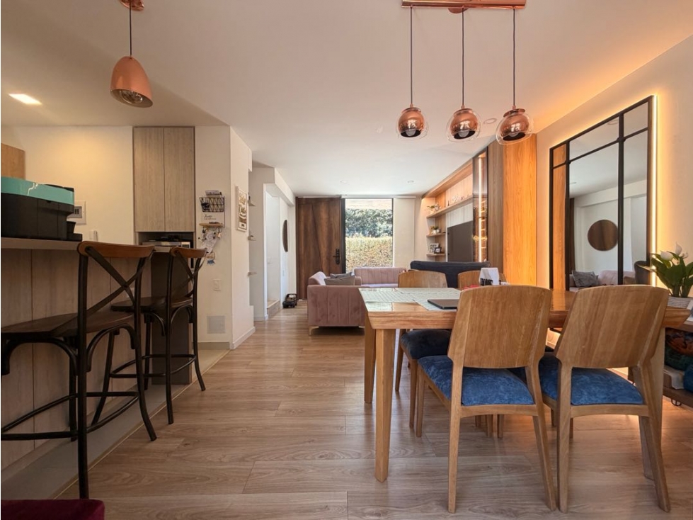 Hermosa casa de dos niveles mas altillo, en venta en cajica. - 2