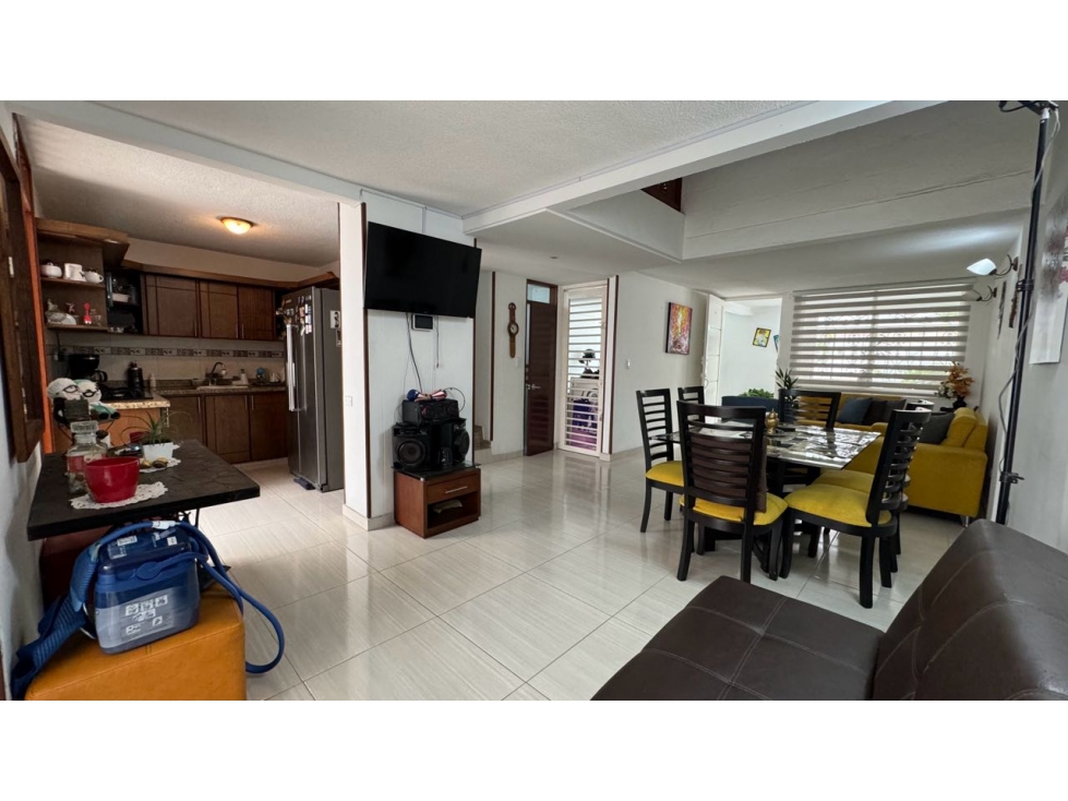 Hermosa casa de dos pisos en venta Barrio Santa Ana Palmira Valle