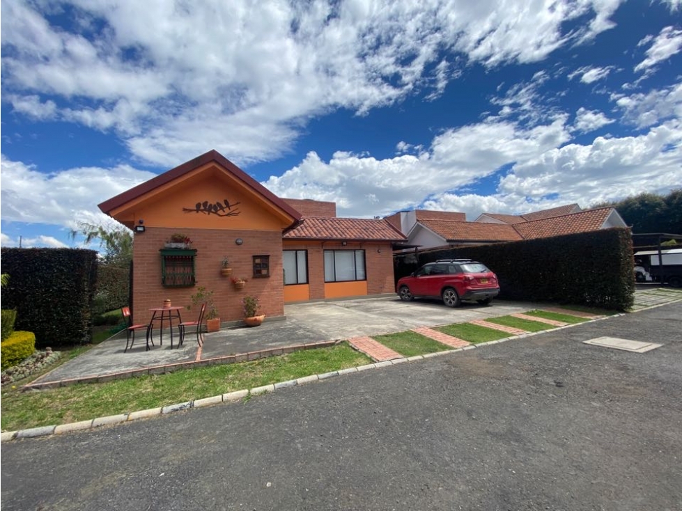 Hermosa casa de un piso a 5 minutos de fontanar y clínica Marly - 1
