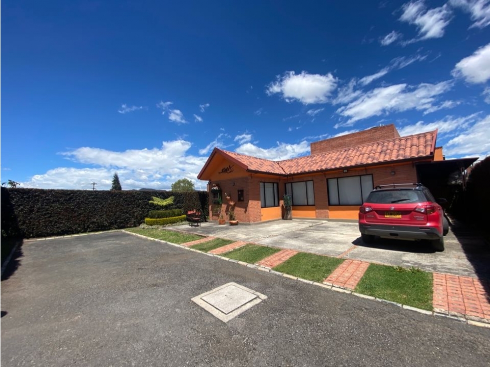 Hermosa casa de un piso a 5 minutos de fontanar y clínica Marly - 2
