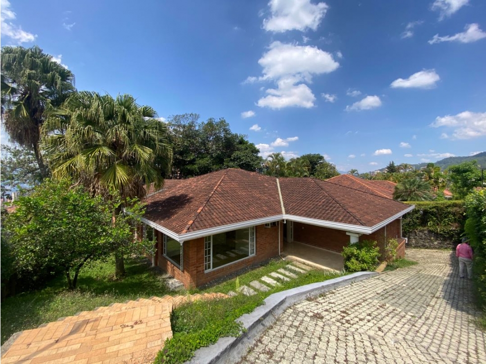 HERMOSA CASA DE UN SOLO NIVEL | Cerca a El Tesoro y Ámsterdam| 300mts2 — foto 3