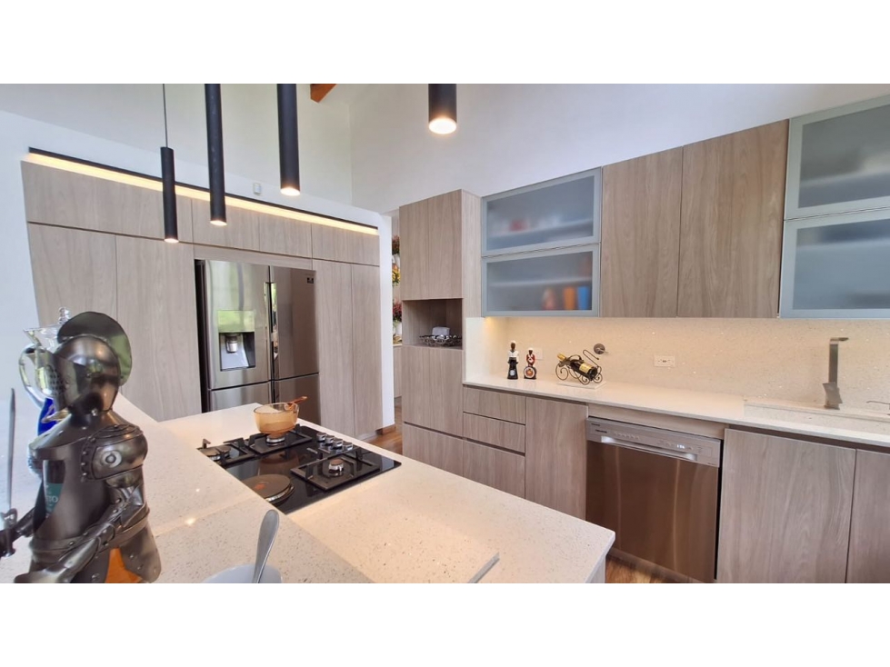 HERMOSA CASA DE UN SOLO NIVEL EN ENVIGADO SECTOR ESCOBERO PARTE BAJA — foto 4