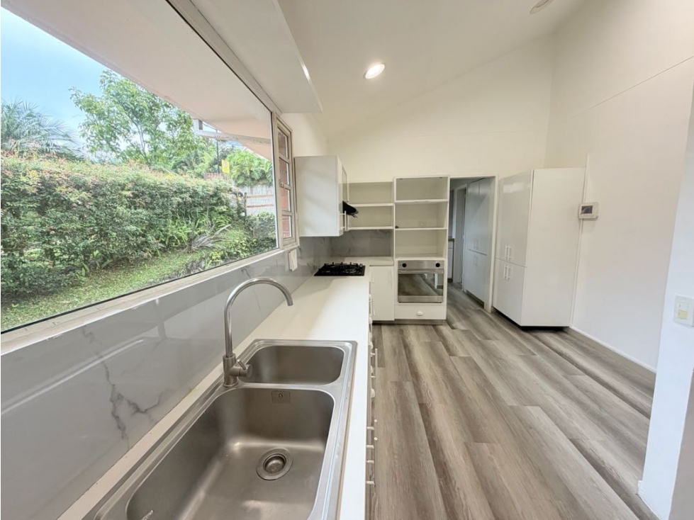 HERMOSA CASA DE UN SOLO NIVEL | Cerca a El Tesoro y Ámsterdam| 300mts2 — foto 5