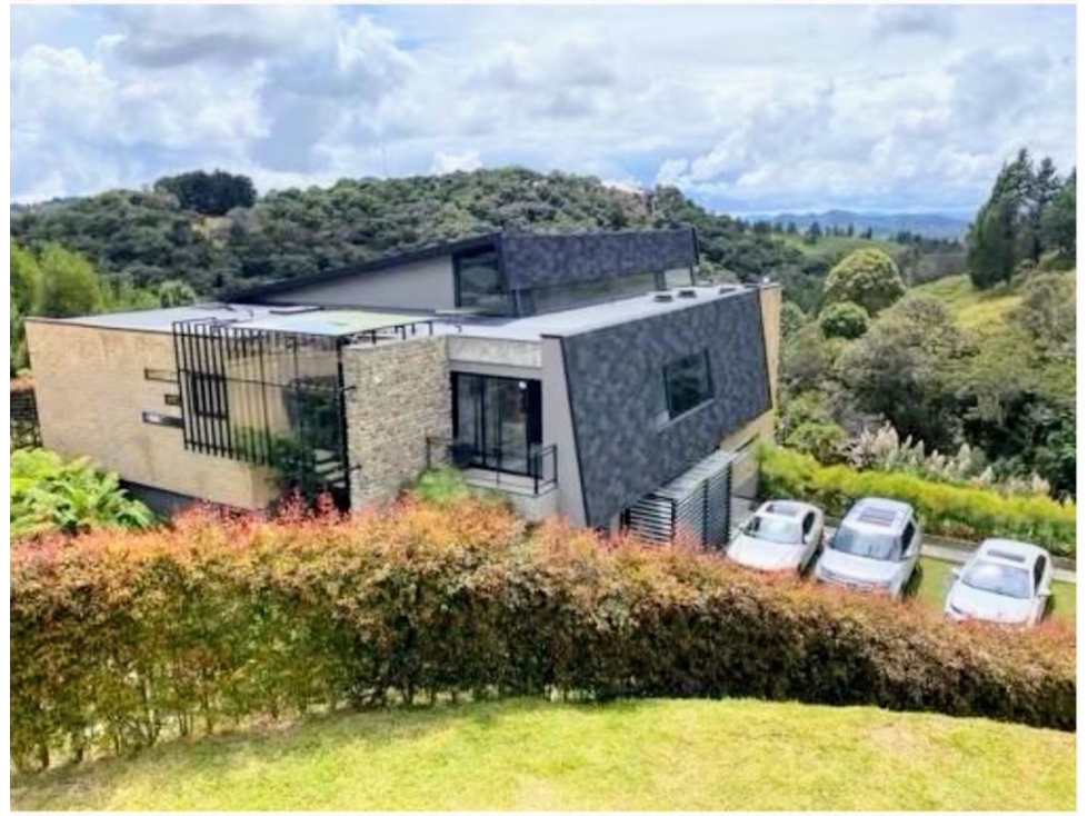 Hermosa casa en Alto de Las Palmas