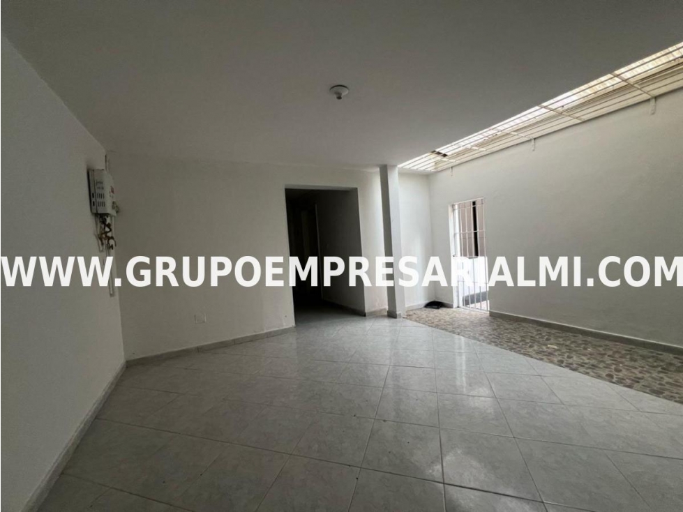 HERMOSA CASA EN ARRIENDO - SECTOR CONQUISTADORES COD: 30558