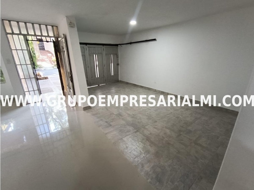 HERMOSA CASA EN ARRIENDO - SECTOR SIMÓN BOLÍVAR COD: 29687