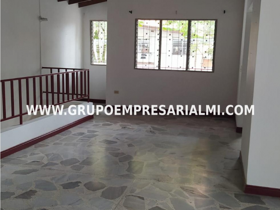 HERMOSA CASA EN ARRIENDO SECTOR - SIMÓN BOLÍVAR COD: 30749