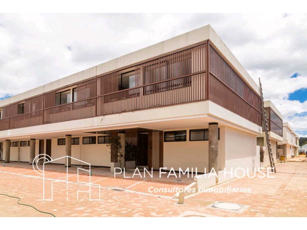 Hermosa casa en Chía, excelente ubicación, dos niveles
