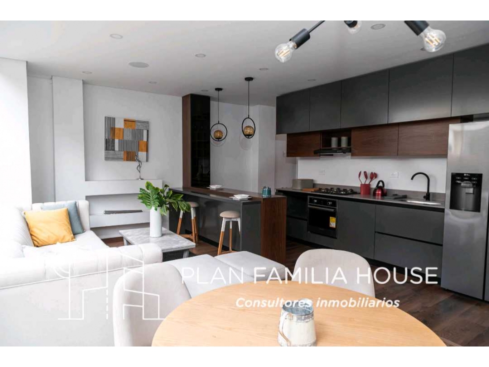 Hermosa casa en Chía, excelente ubicación, dos niveles — foto 2