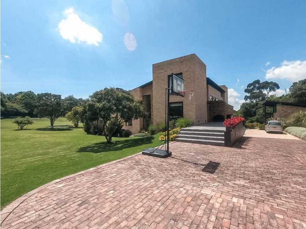 CASA EN CHIA SINDAMANOY, MODERNA CON DISEÑO ÚNICO — foto 4