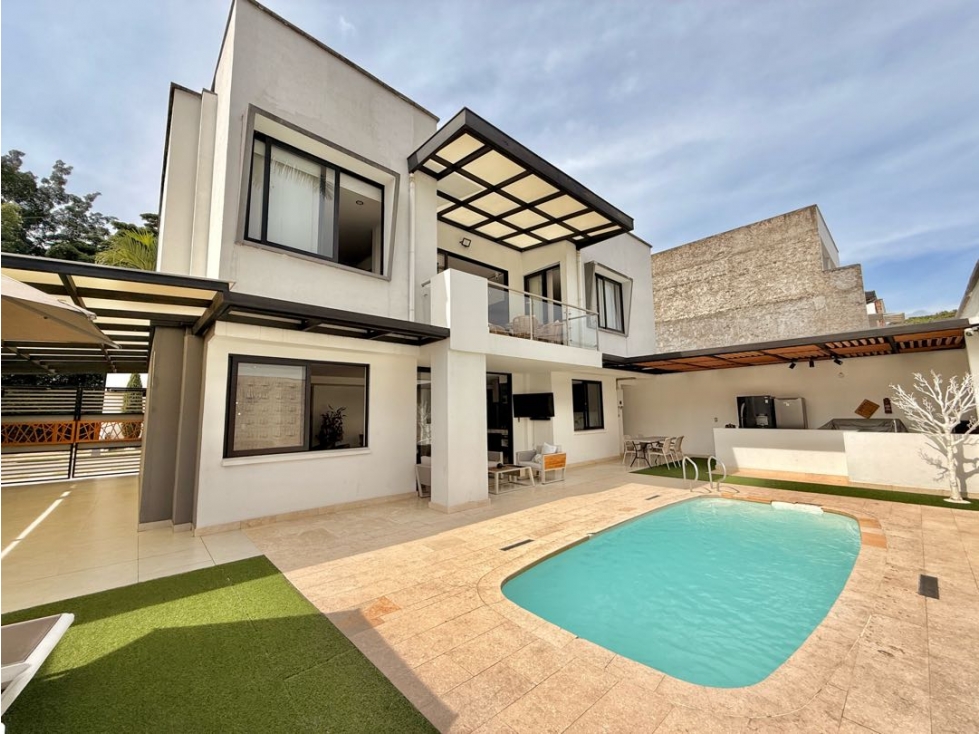 Hermosa Casa en condominio en La Morada