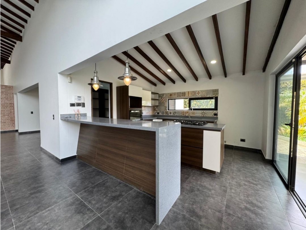 HERMOSA CASA EN EL ALTO DE LAS PALMAS UN SOLO NIVEL SIN PAGAR PEAJE — foto 4