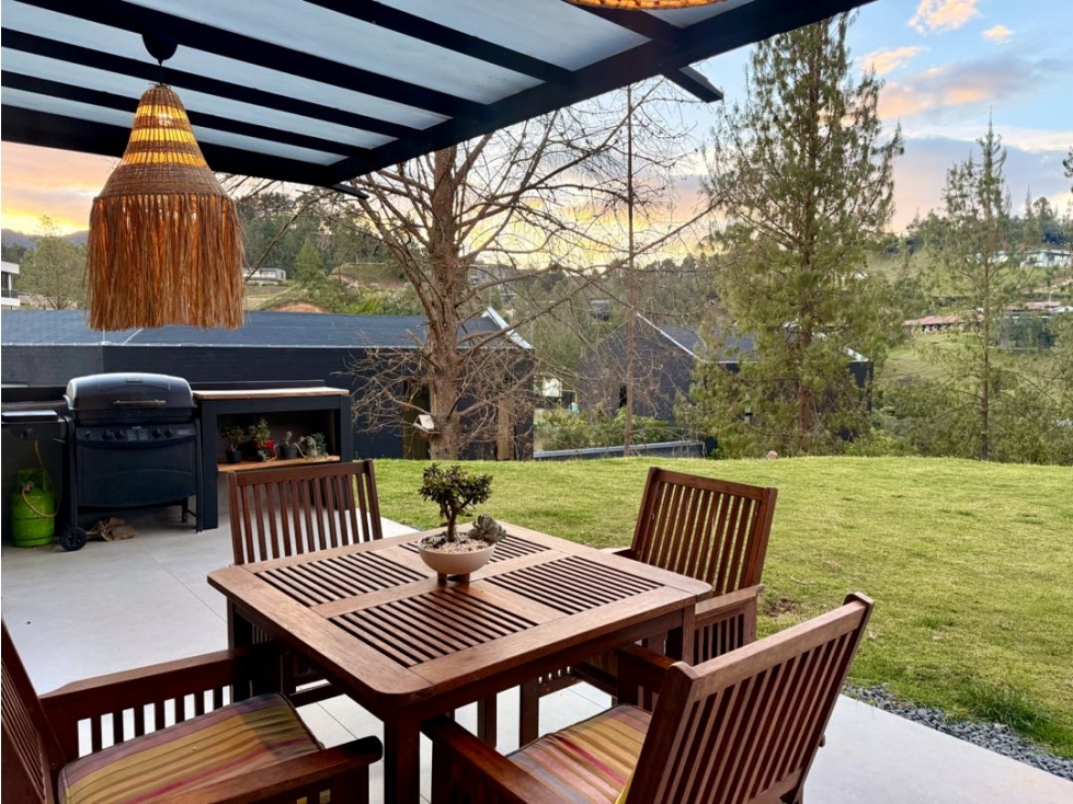 Hermosa casa en el alto del Escobero — foto 2